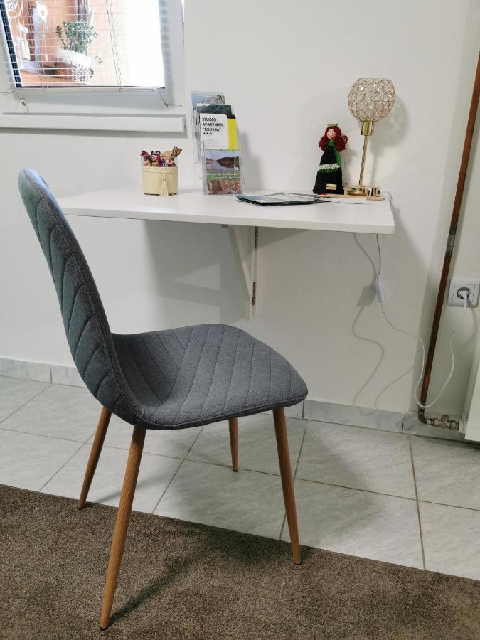 Perusic Studio Apartman Krosna מראה חיצוני תמונה