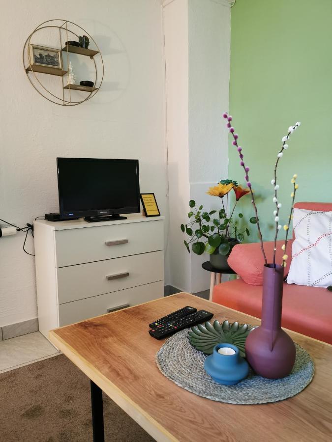 Perusic Studio Apartman Krosna מראה חיצוני תמונה